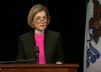 Reynolds Says Iowa Will Be Ready to Distribute COVID-19 Vaccine