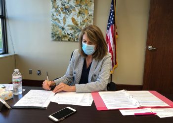 Axne Says Gov. Reynolds’ Actions Are ‘A Step Toward Slowing Virus’