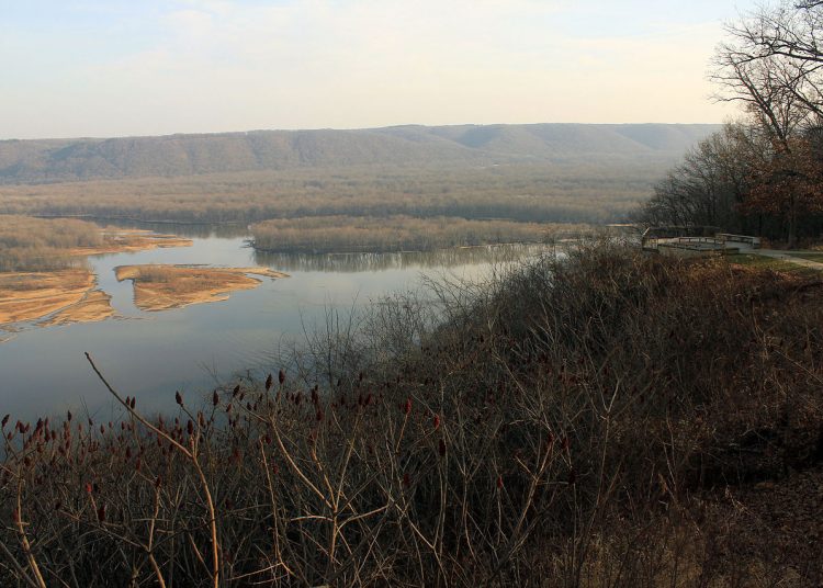 Iowa DNR and Travel Iowa Invite Iowans to Take the First Day Hike Challenge