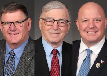 Iowa Senate Panel Approves Bill Requiring Iowa Businesses Use E-Verify