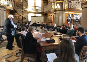 Iowa House Committee Approves Bill Requiring Pledge of Allegiance in Schools