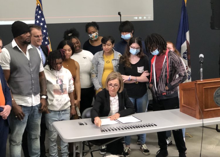 Reynolds Signs Charter School Expansion Bill Into Law