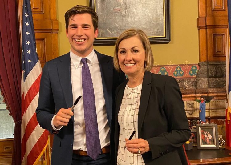 Iowa Schools Now Required to Lead Students in Pledge of Allegiance