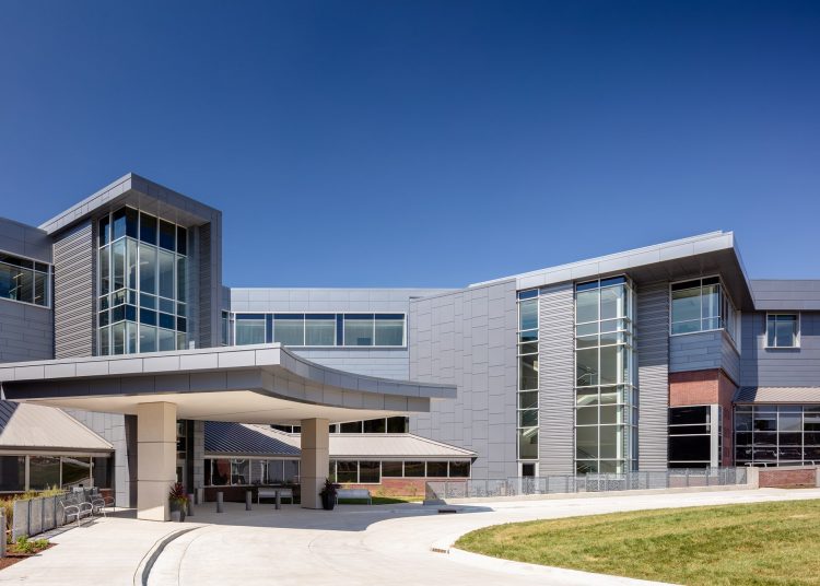 Des Moines Area Hospitals Announce COVID-19 Vaccine Is Required for Employees