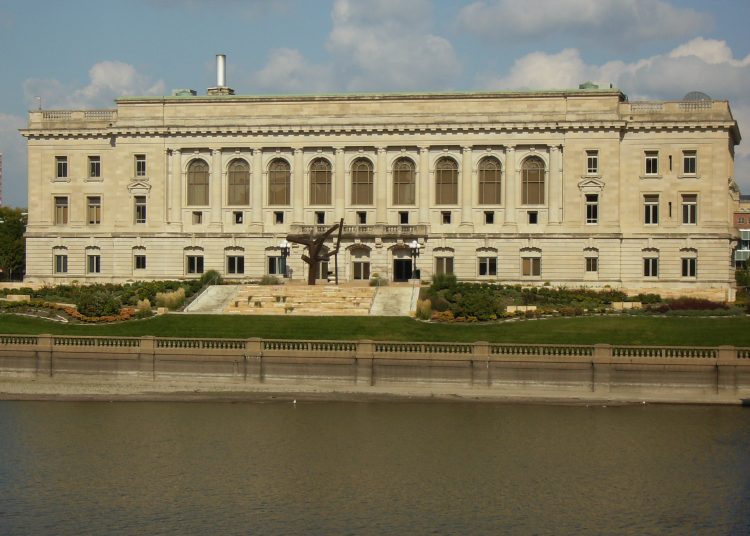 Des Moines Now Requires Masks in City Buildings