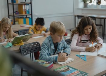 Axne Urges Reynolds to Utilize Rejected COVID-19 Testing Funds for Schools