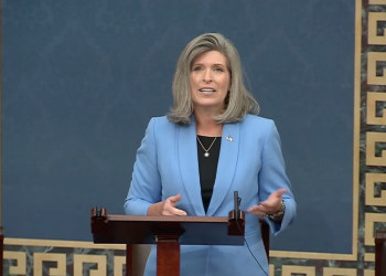 Democrat Blocks Ernst’s Bipartisan Effort to Honor Global War on Terrorism Veterans