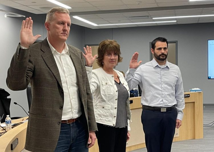 Editorial: School Board Members Taking the 1776 Pledge Is Not Controversial