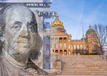 Iowa House approves 2.5 percent funding increase for school districts
