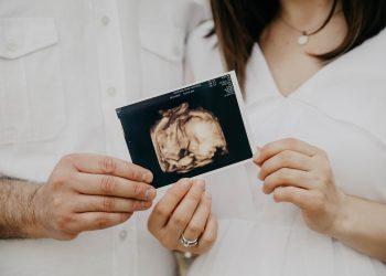 Iowa Senate panel advances bill expanding maternal support programs