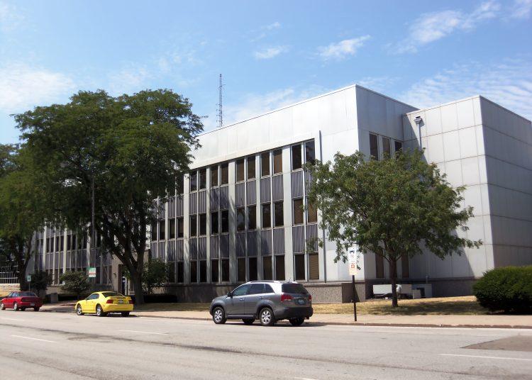 Bettendorf School District, Board sued over alleged open meeting law violation