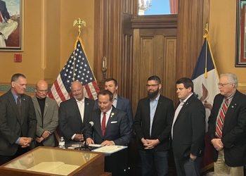 Lawmakers, Gun Rights Advocates Commemorate 49th Amendment to Iowa Constitution