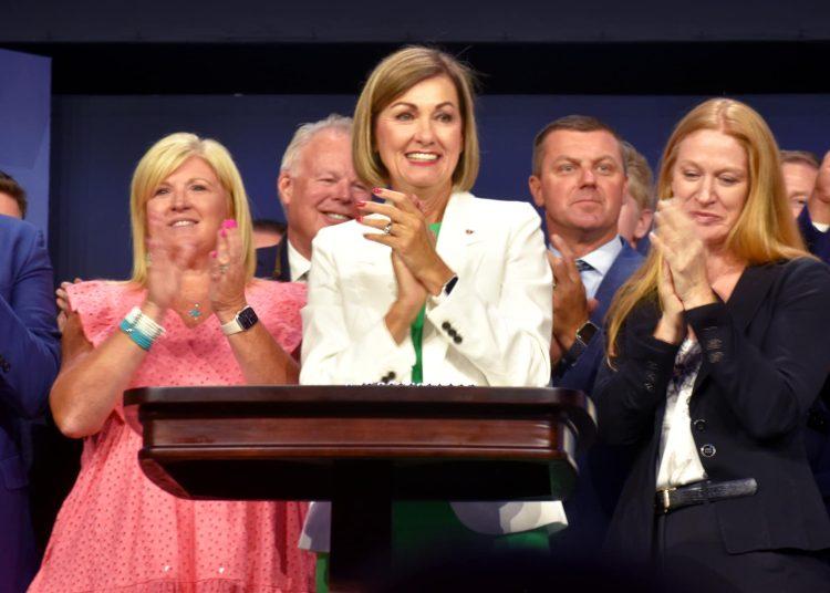 Reynolds signs fetal heartbeat abortion ban into law