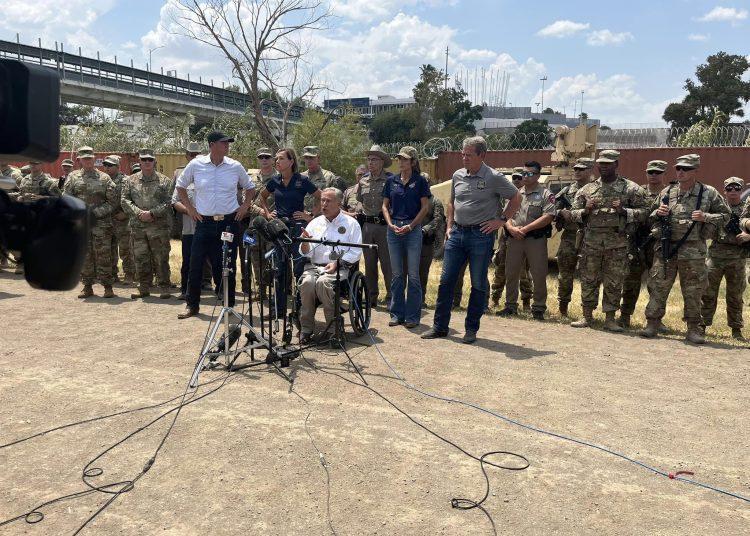 Reynolds joins four governors on U.S. southern border to call for a secure border